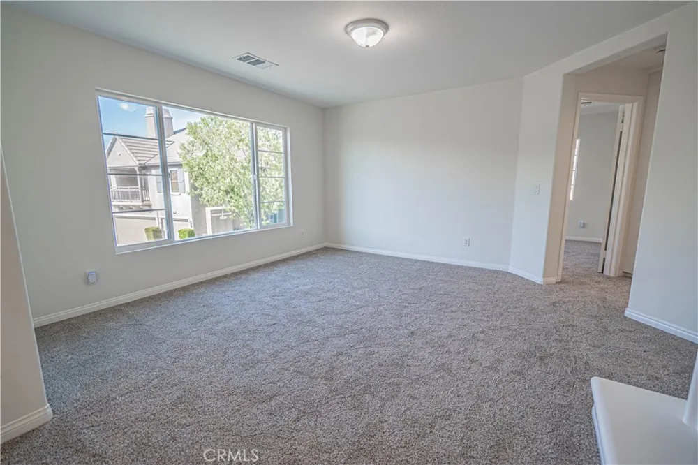 19380 Laroda Saugus, CA 91350