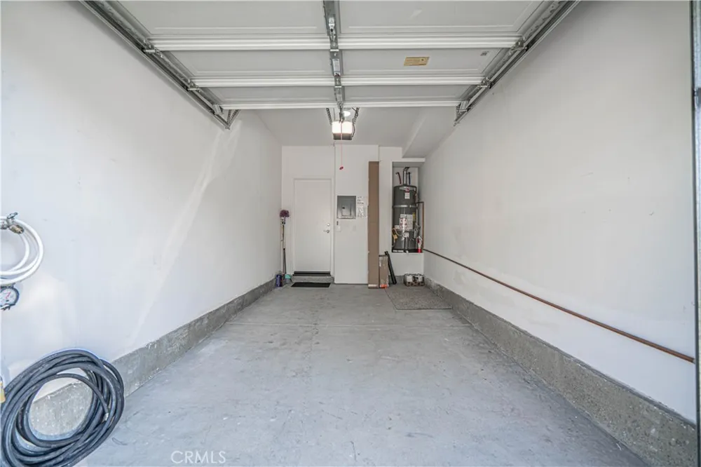 19380 Laroda Saugus, CA 91350