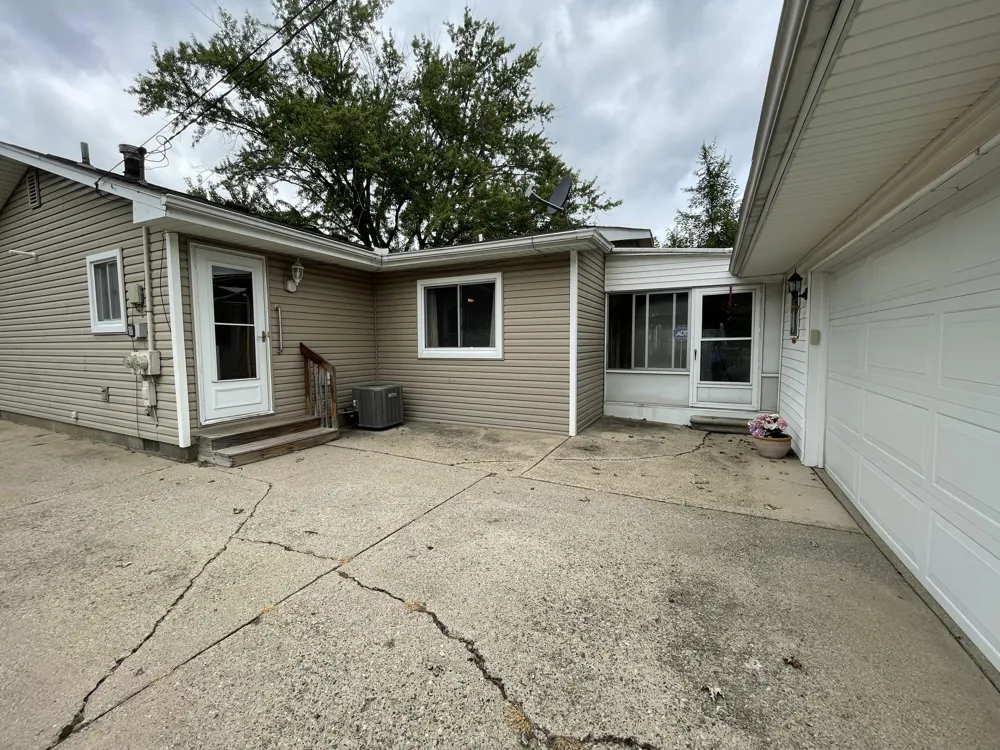 1859 Emerson Avenue Ypsilanti, MI 48198