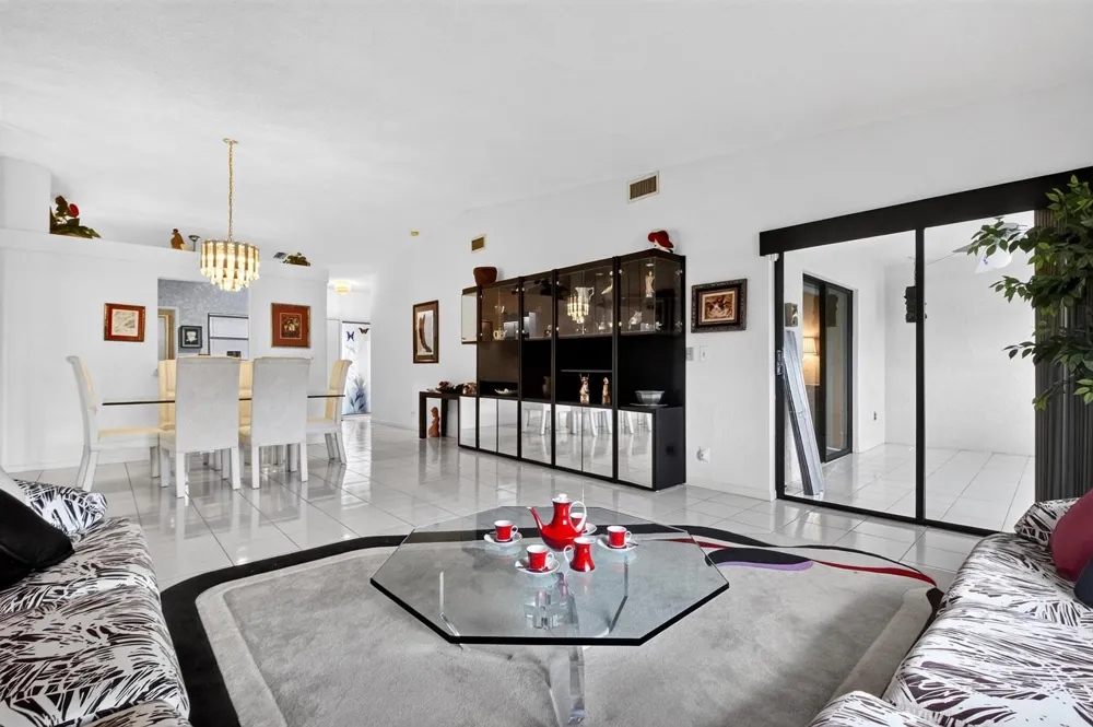 8179 Whispering Palm Drive Boca Raton, FL 33496