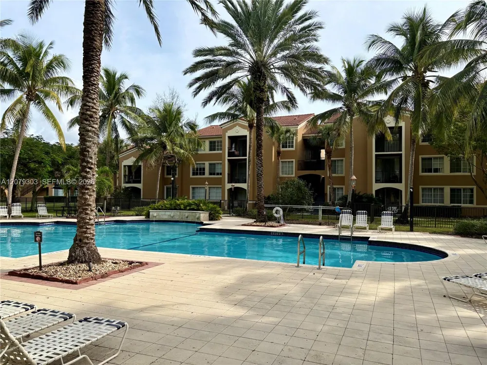 8030 Nob Hill Rd #105 Tamarac, FL 33321