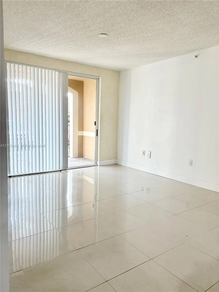 8030 Nob Hill Rd #105 Tamarac, FL 33321