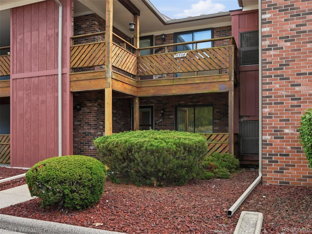 16490 Clarkson Drive #55 Fraser City, MI 48026