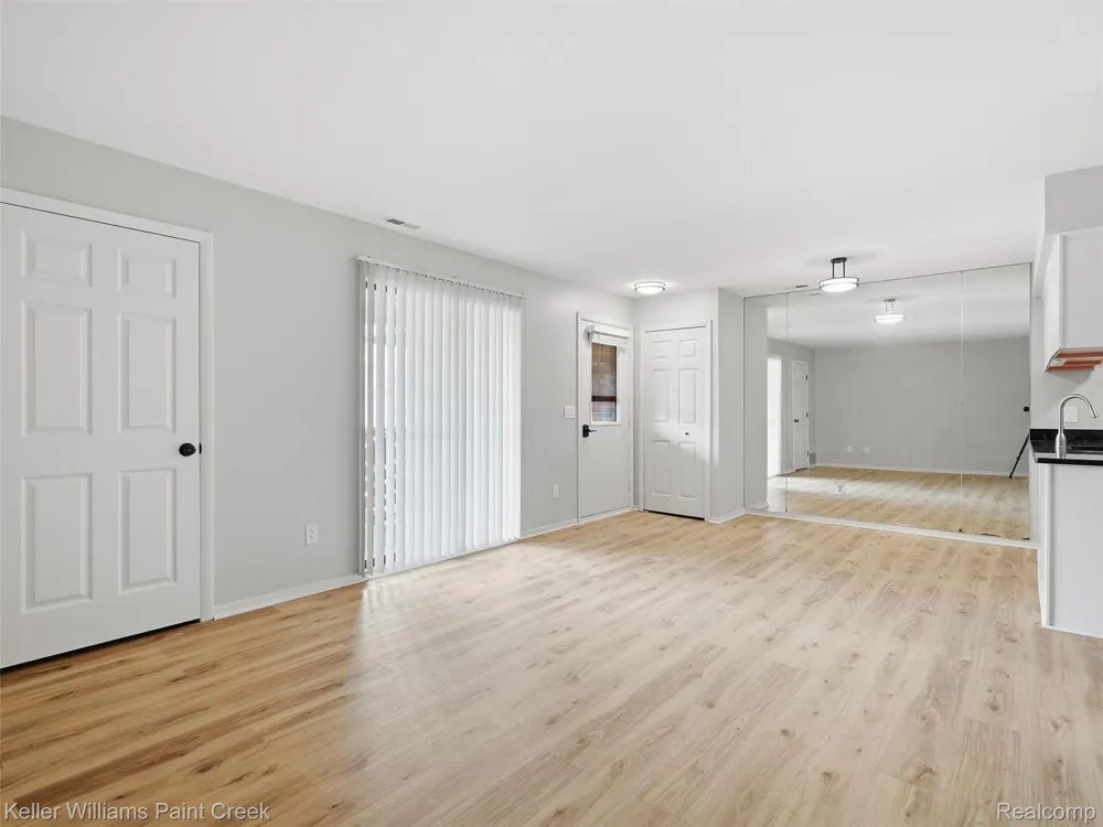 16490 Clarkson Drive #55 Fraser City, MI 48026