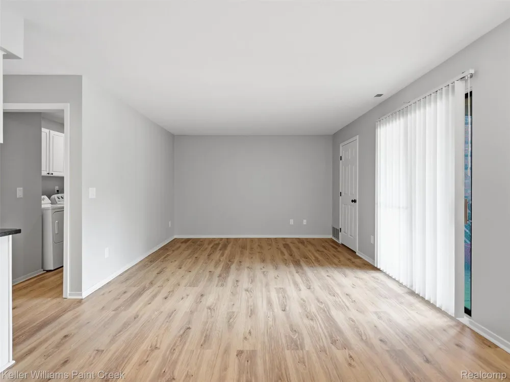 16490 Clarkson Drive #55 Fraser City, MI 48026