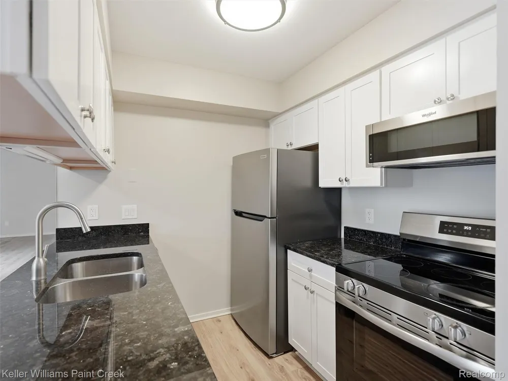 16490 Clarkson Drive #55 Fraser City, MI 48026