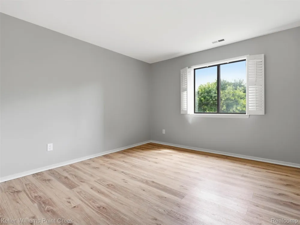 16490 Clarkson Drive #55 Fraser City, MI 48026