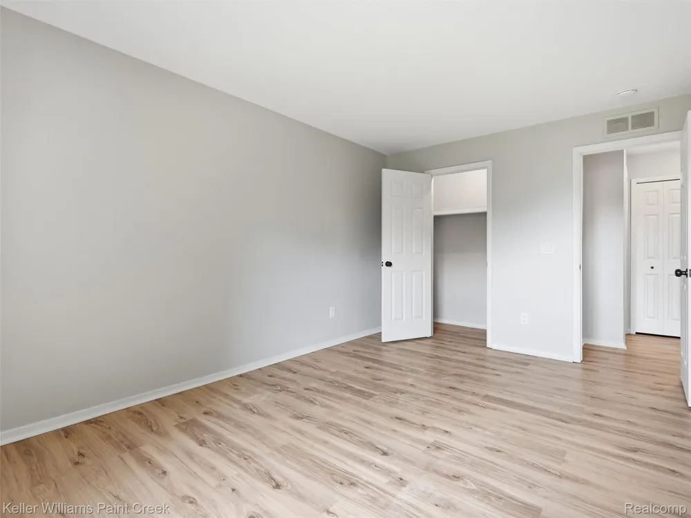16490 Clarkson Drive #55 Fraser City, MI 48026
