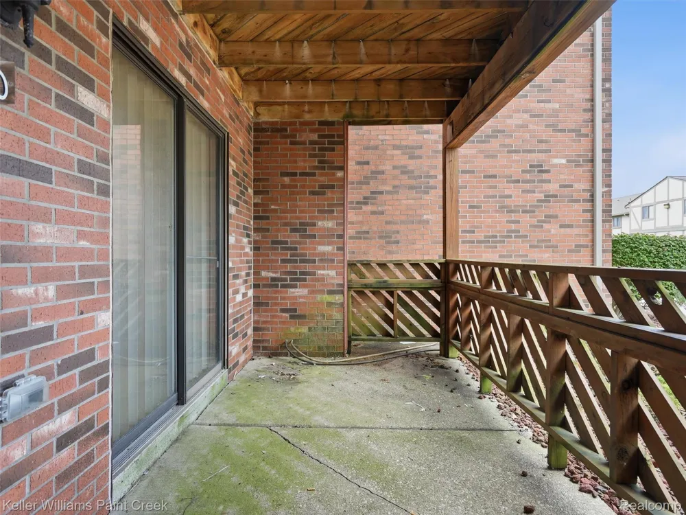 16490 Clarkson Drive #55 Fraser City, MI 48026
