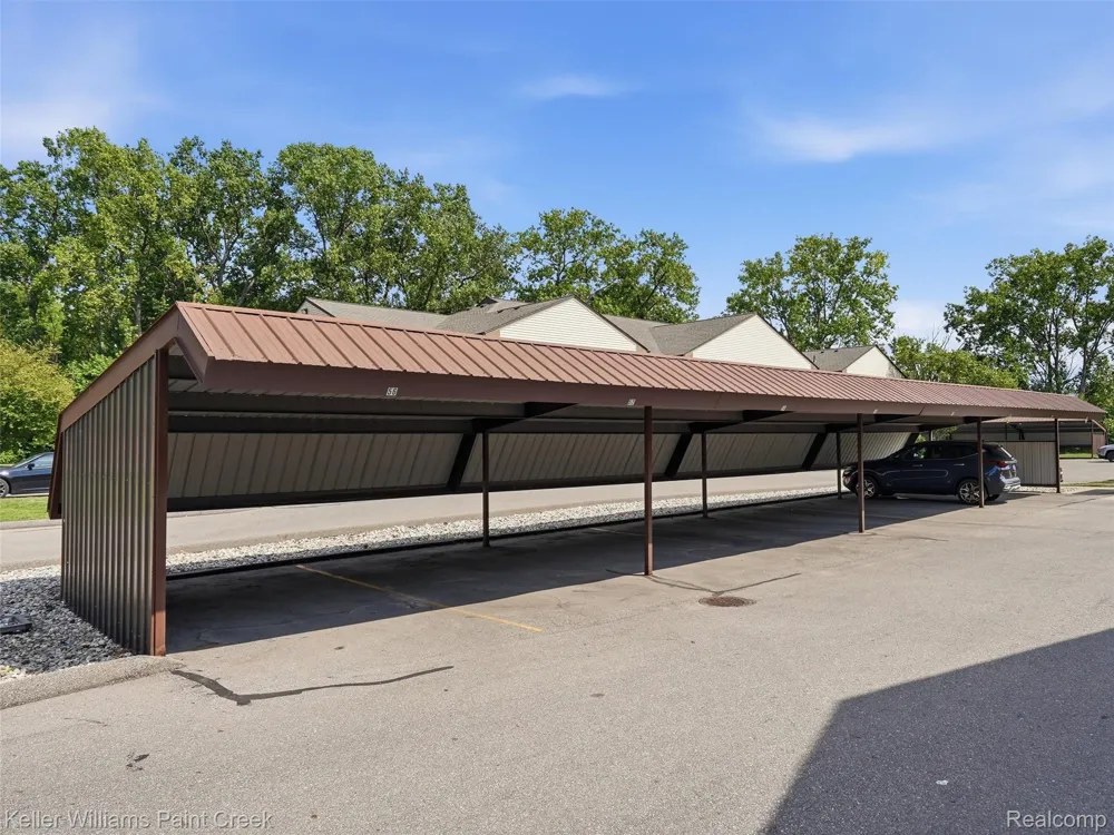 16490 Clarkson Drive #55 Fraser City, MI 48026