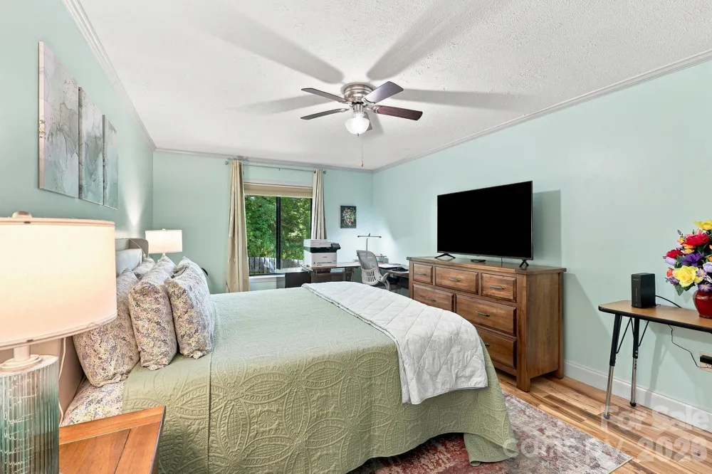 71 Shepard Square #303 Brevard, NC 28712