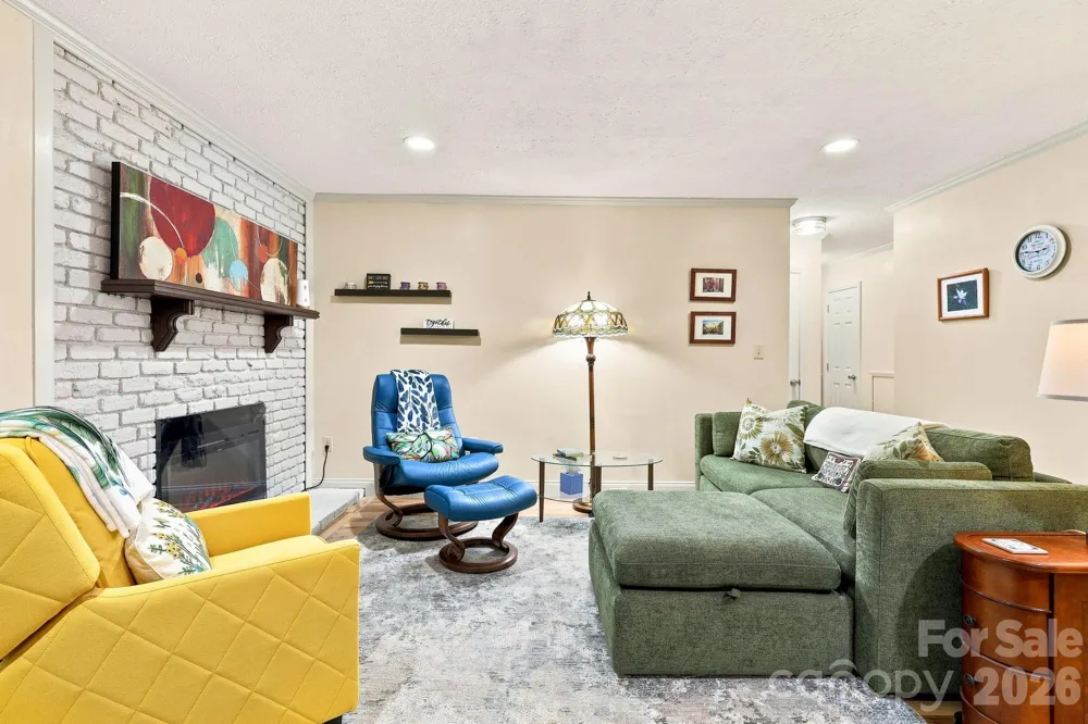 71 Shepard Square #303 Brevard, NC 28712