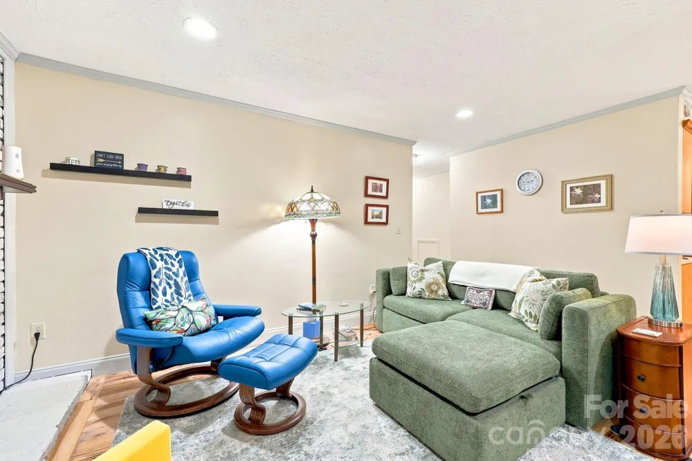 71 Shepard Square #303 Brevard, NC 28712