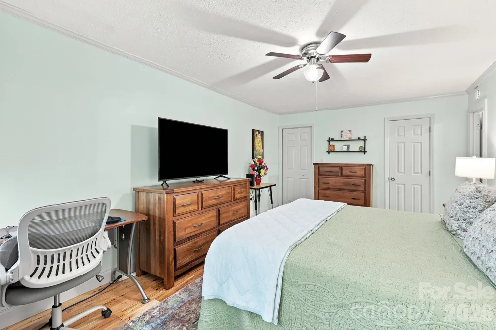 71 Shepard Square #303 Brevard, NC 28712