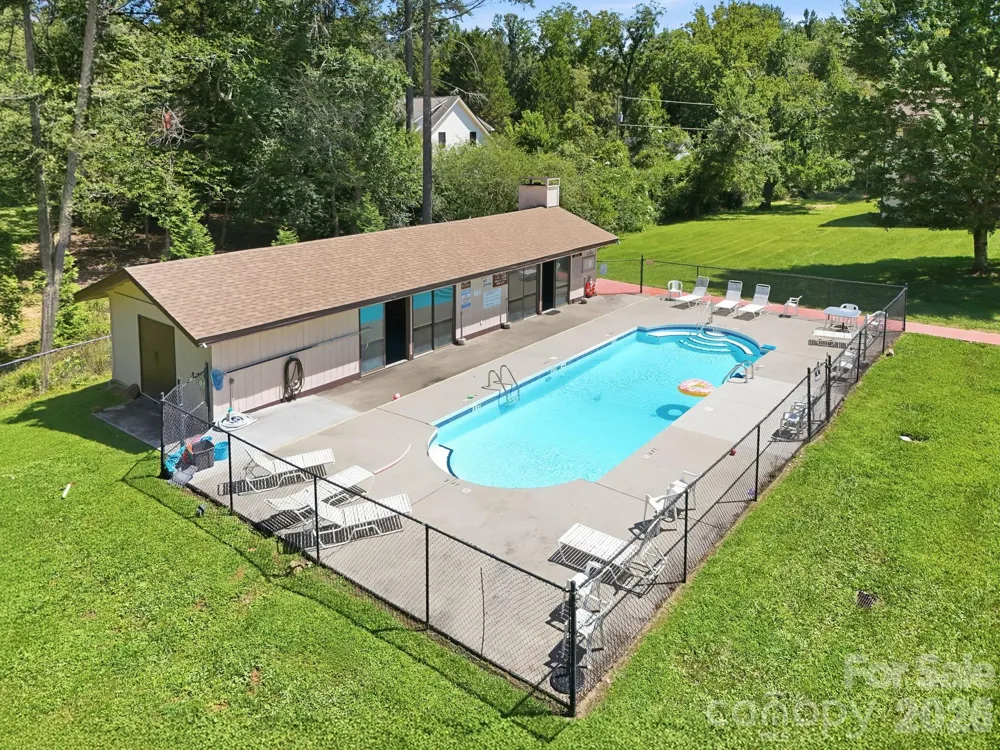 71 Shepard Square #303 Brevard, NC 28712
