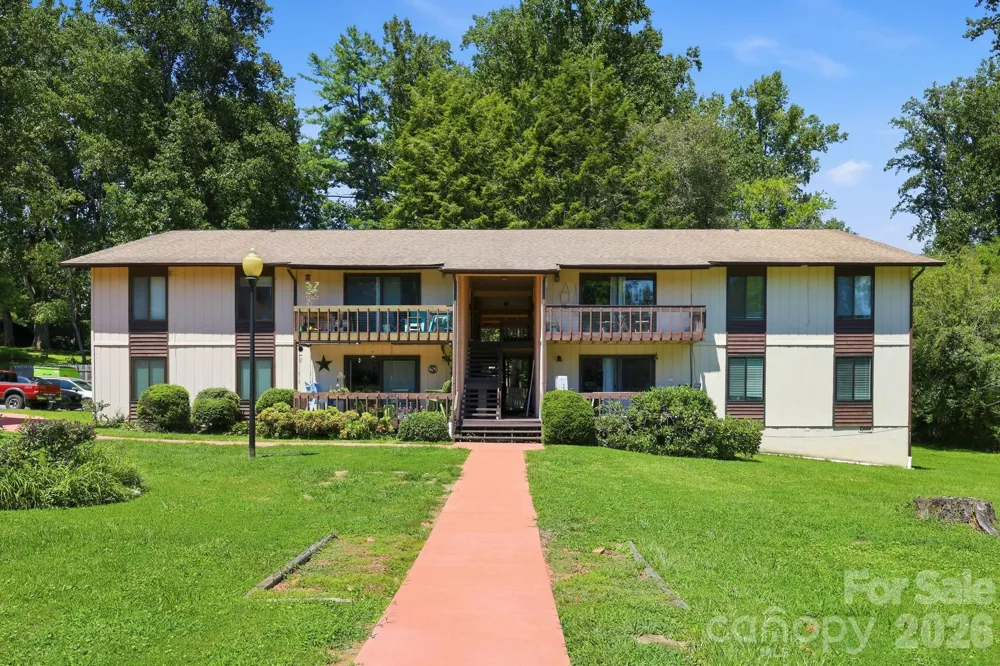 71 Shepard Square #303 Brevard, NC 28712