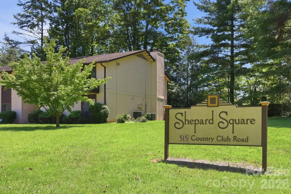71 Shepard Square #303 Brevard, NC 28712