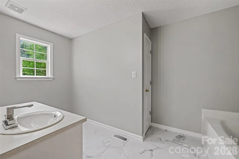 3228 Karen Lane Monroe, NC 28110