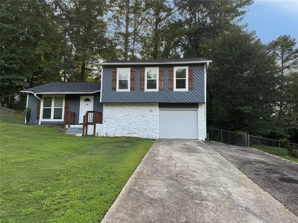 1819 Singer Way Lithonia, GA 30058