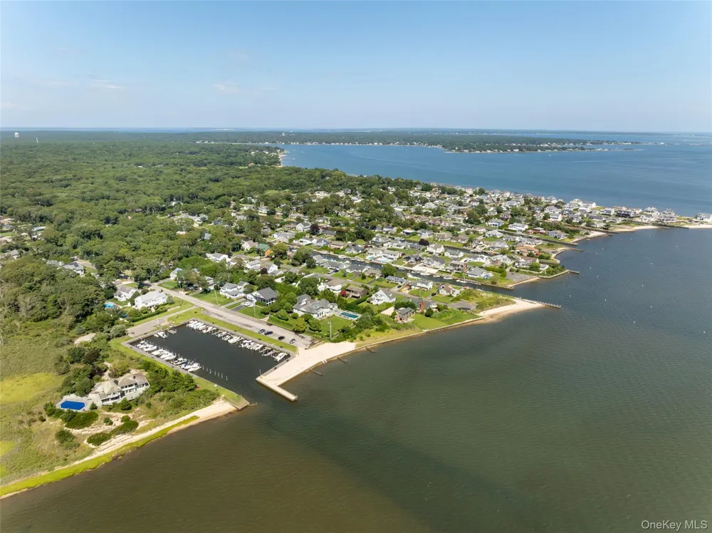 23 Canvasback Lane East Quogue, NY 11942