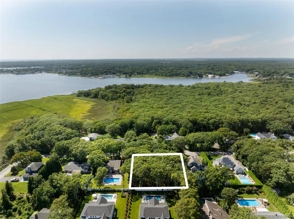 23 Canvasback Lane East Quogue, NY 11942