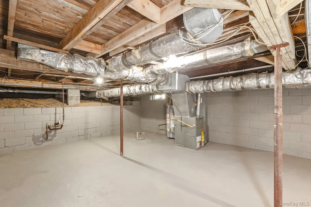 860 Flanders Road Flanders, NY 11901