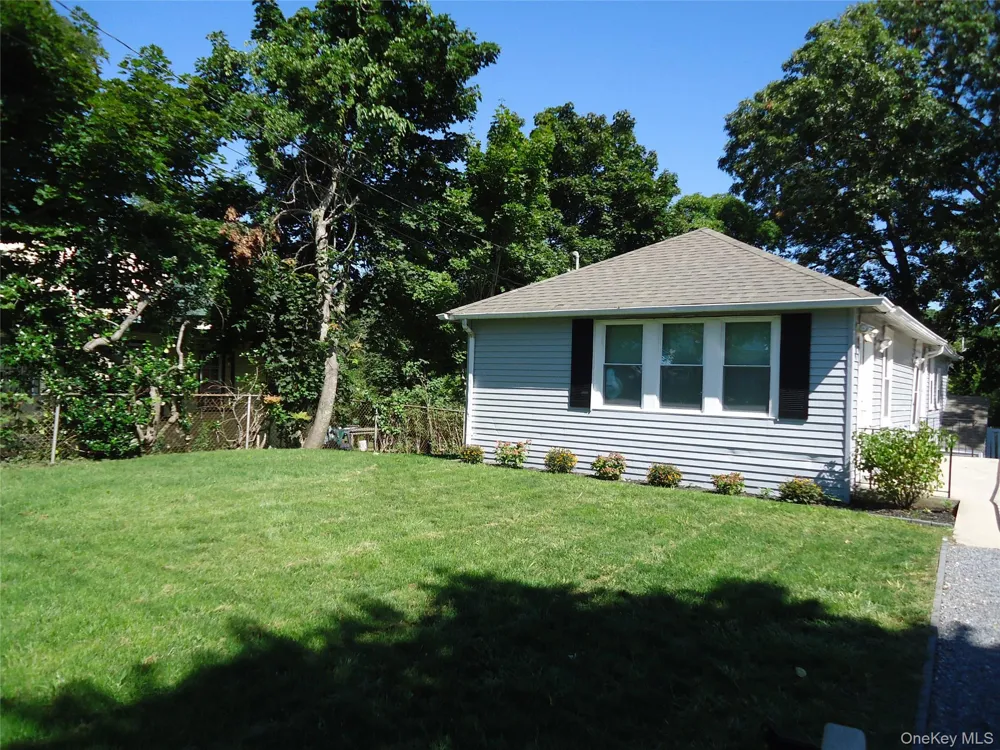 860 Flanders Road Flanders, NY 11901