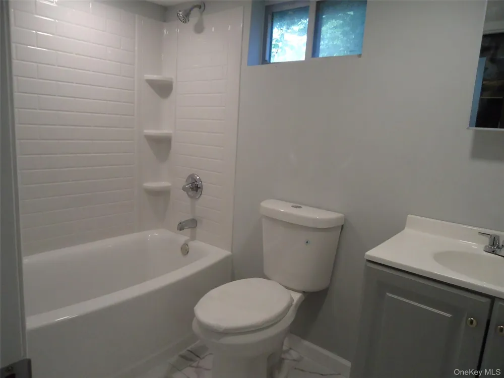 860 Flanders Road Flanders, NY 11901