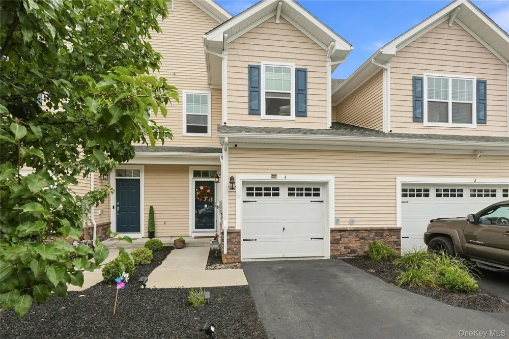 4 Woodrose Court Middletown, NY 10940