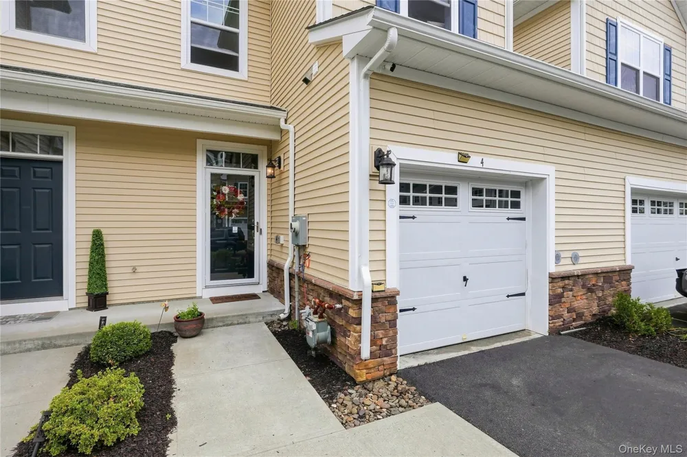 4 Woodrose Court Middletown, NY 10940