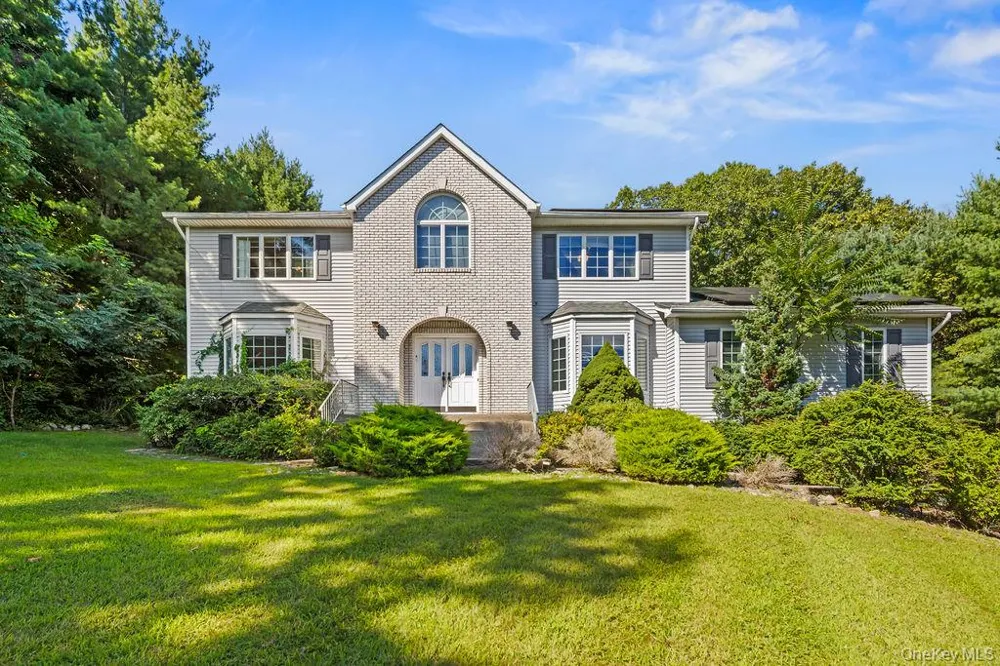 15 Parkside Court Pomona, NY 10970