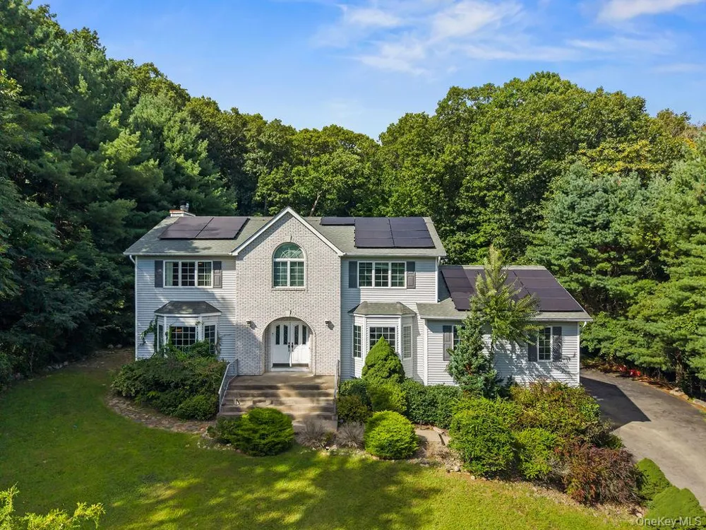 15 Parkside Court Pomona, NY 10970