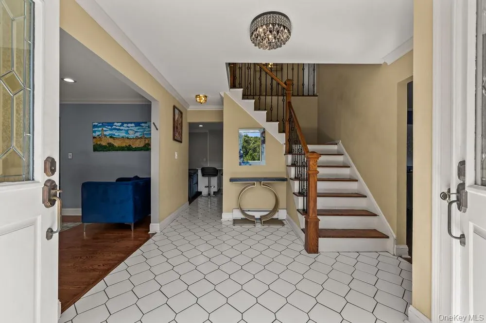 15 Parkside Court Pomona, NY 10970
