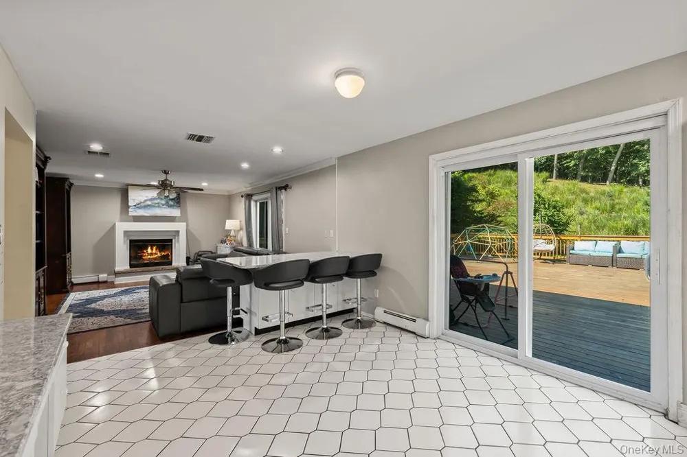 15 Parkside Court Pomona, NY 10970