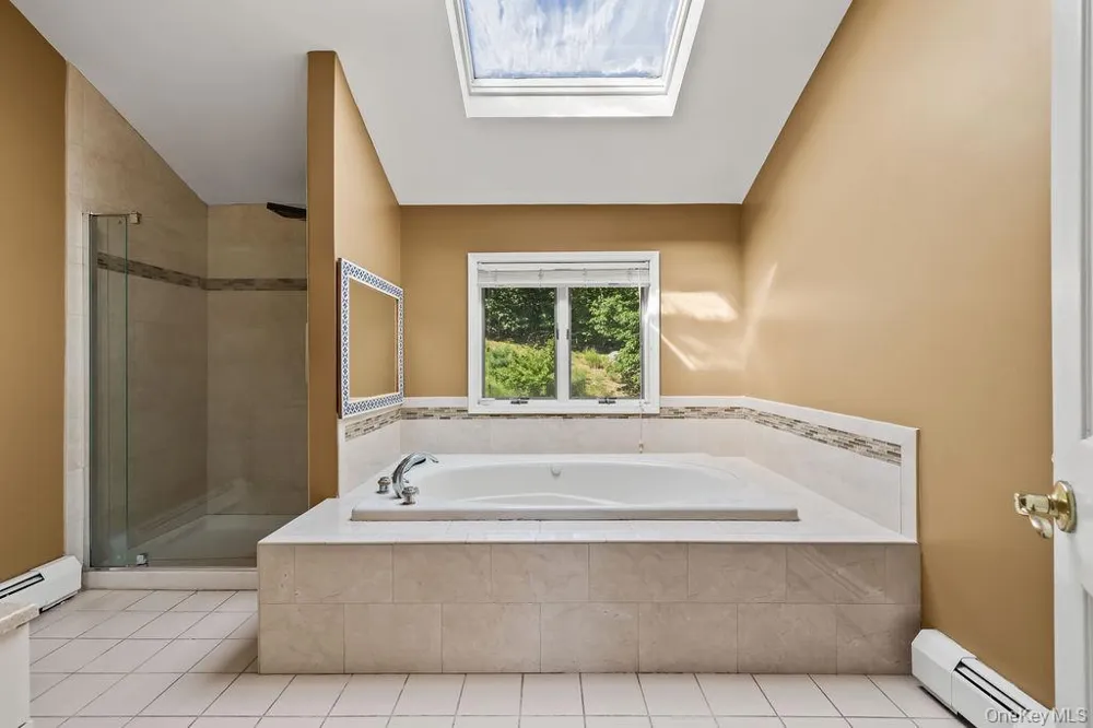 15 Parkside Court Pomona, NY 10970