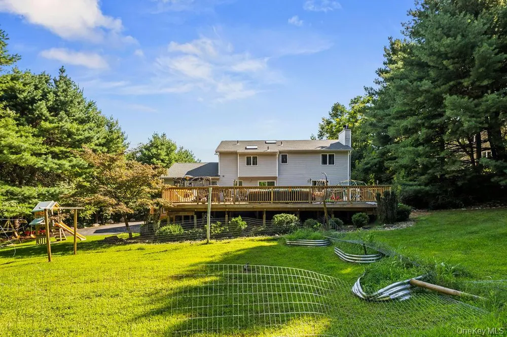 15 Parkside Court Pomona, NY 10970