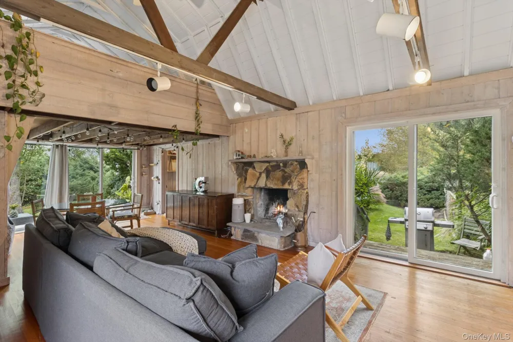 91 Beach Lane Westhampton Beach, NY 11978