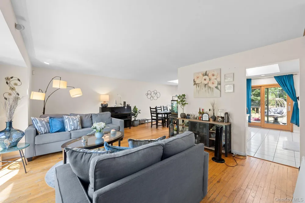 202 Tinton Place East Northport, NY 11731