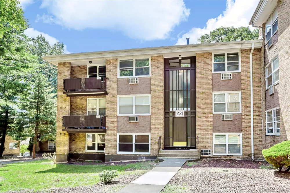 221 Kearsing Parkway #E Monsey, NY 10952