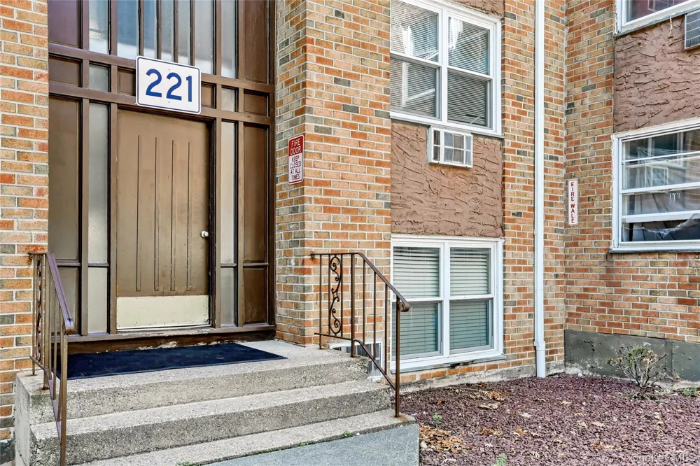 221 Kearsing Parkway #E Monsey, NY 10952