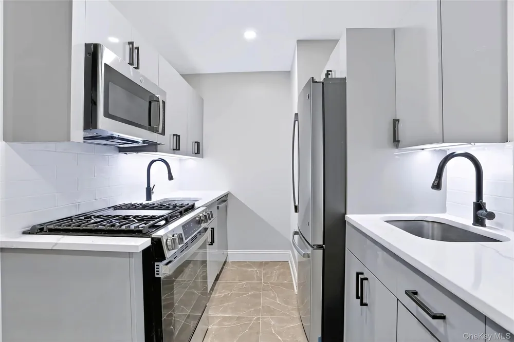 221 Kearsing Parkway #E Monsey, NY 10952