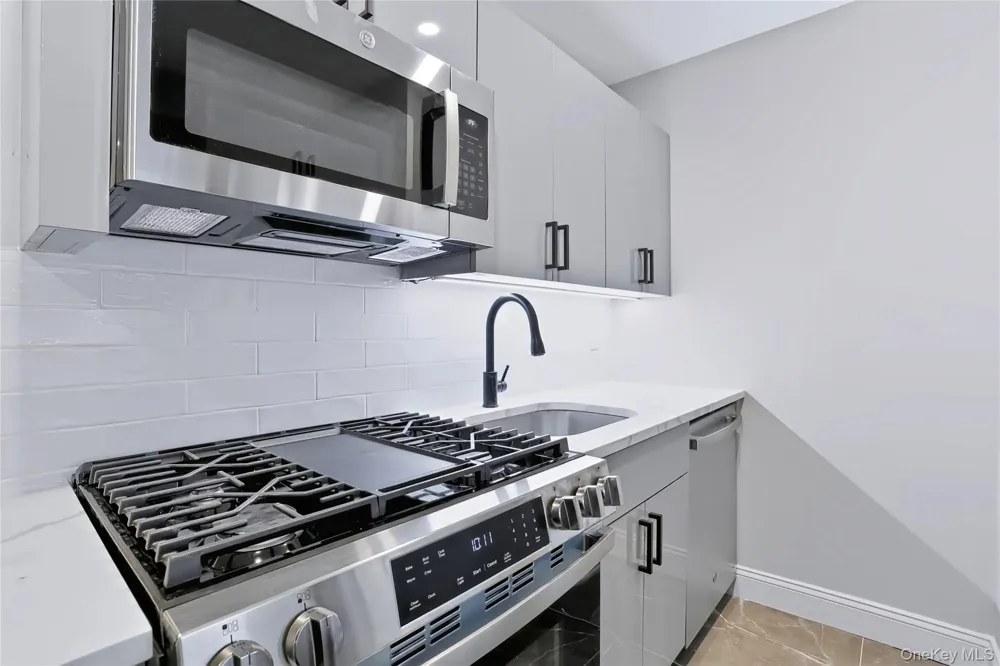 221 Kearsing Parkway #E Monsey, NY 10952