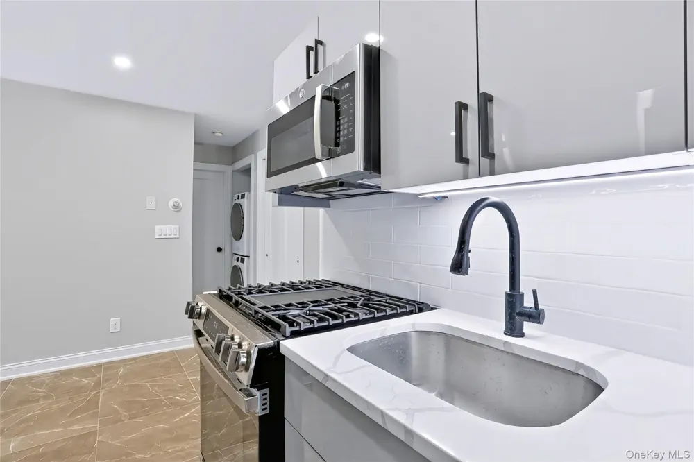 221 Kearsing Parkway #E Monsey, NY 10952