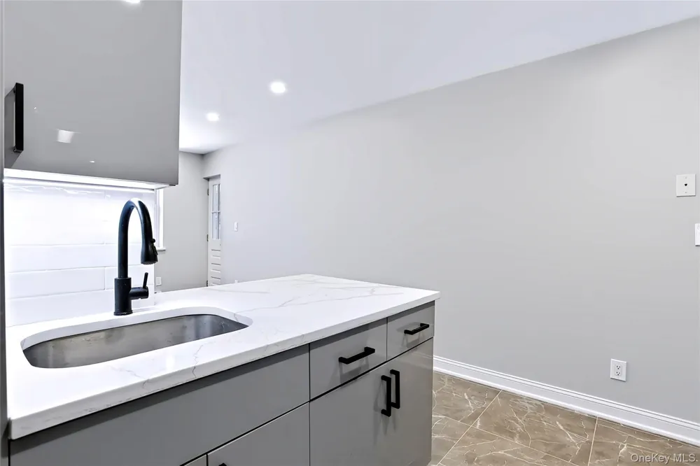 221 Kearsing Parkway #E Monsey, NY 10952