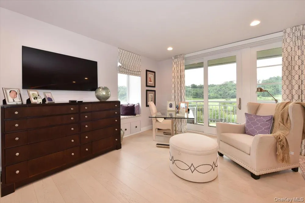 100 Harbor View Drive #401 Port Washington, NY 11050