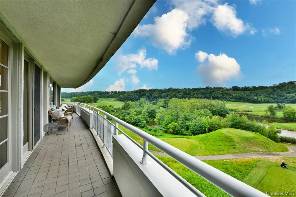 100 Harbor View Drive #401 Port Washington, NY 11050