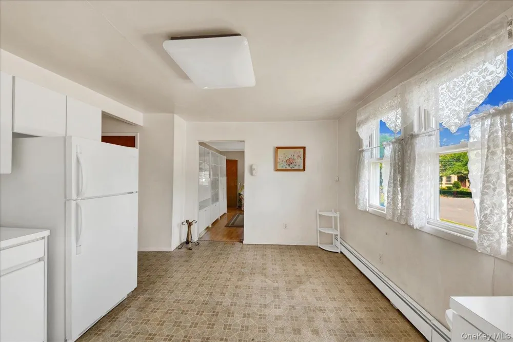 78 Maple Street Roslyn Heights, NY 11577