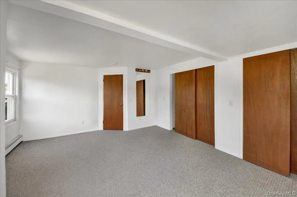 78 Maple Street Roslyn Heights, NY 11577
