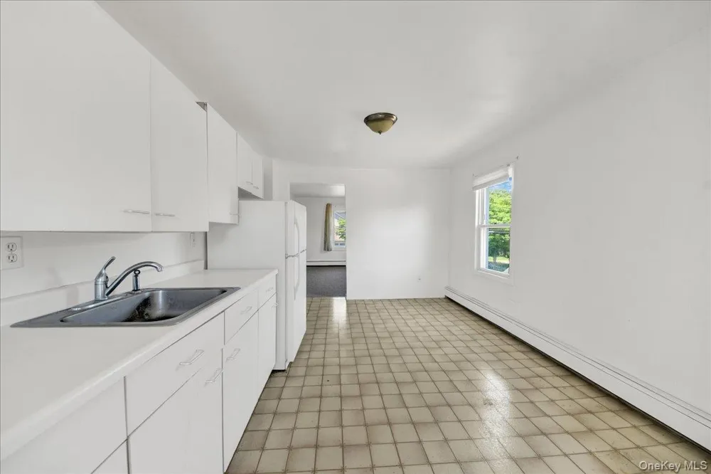 78 Maple Street Roslyn Heights, NY 11577