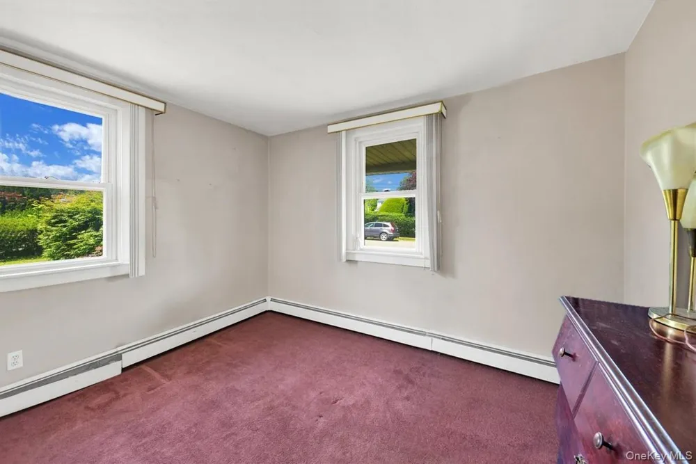 78 Maple Street Roslyn Heights, NY 11577